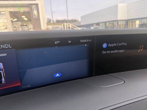 Used 2025 Lincoln Nautilus Reserve image 7