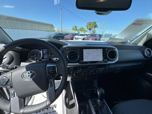 Used 2023 Toyota Tacoma SR5 w/ Technology Package AWD/4WD image 15