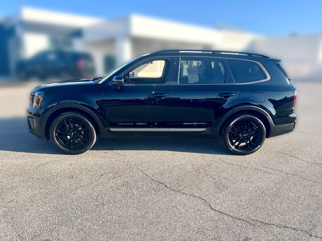 Used 2023 Kia Telluride EX X-Line AWD/4WD image 2