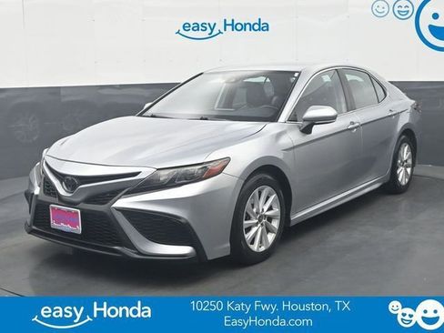 Used 2023 Toyota Camry SE FWD image 1