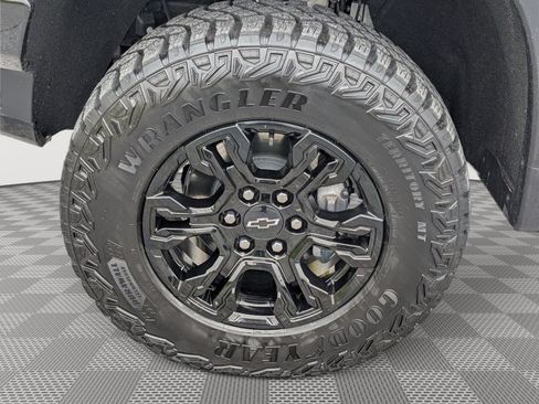 Used 2025 Chevrolet Silverado 1500 ZR2 w/ Technology Package AWD/4WD image 12