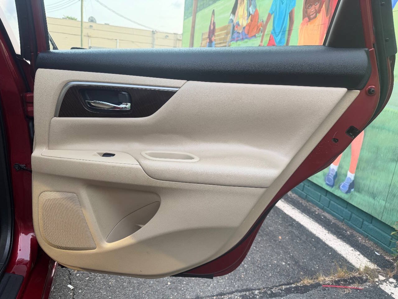 Used 2015 Nissan Altima 2.5 SL w/ Technology Package FWD image 15