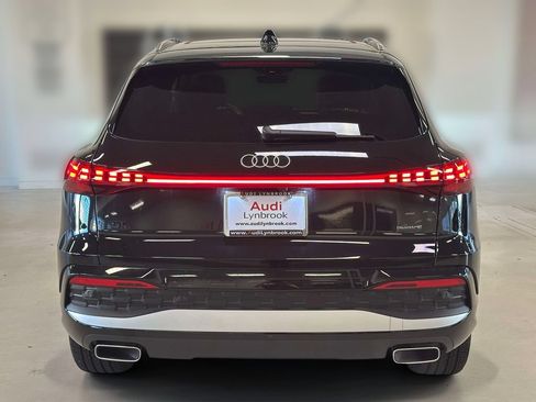 Used 2025 Audi Q5 Premium Plus w/ Premium Plus AWD/4WD image 5