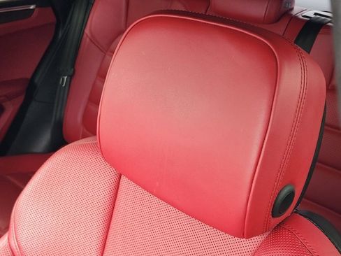 Used 2018 Porsche Macan Turbo image 14