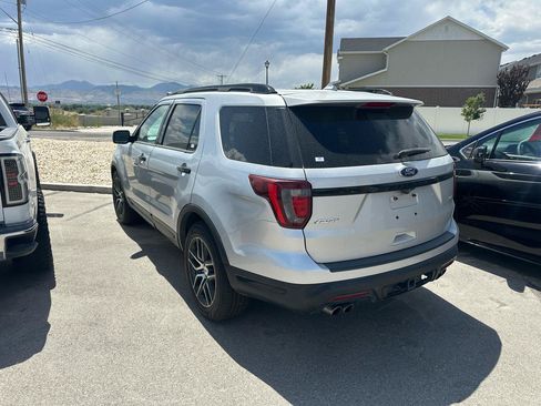 Used 2019 Ford Explorer Sport AWD/4WD image 4