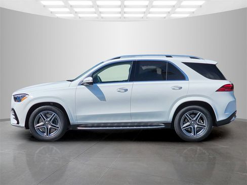 Used 2025 Mercedes-Benz GLE 350 4MATIC image 3