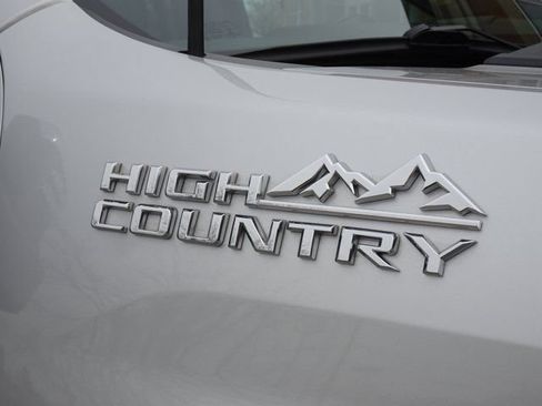 Used 2022 Chevrolet Silverado 2500 High Country w/ Z71 Off-Road Package AWD/4WD image 35