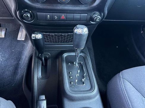 Used 2013 Jeep Wrangler Freedom Edition image 23