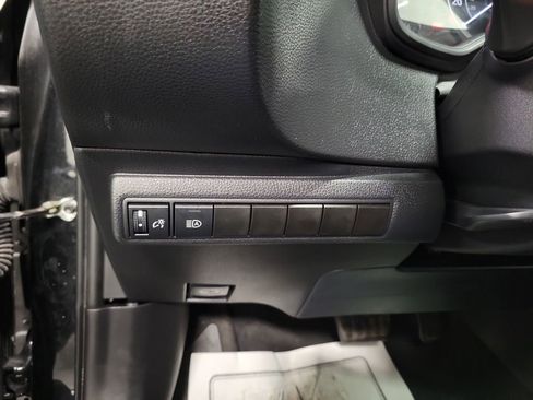 Used 2022 Toyota Corolla LE image 20