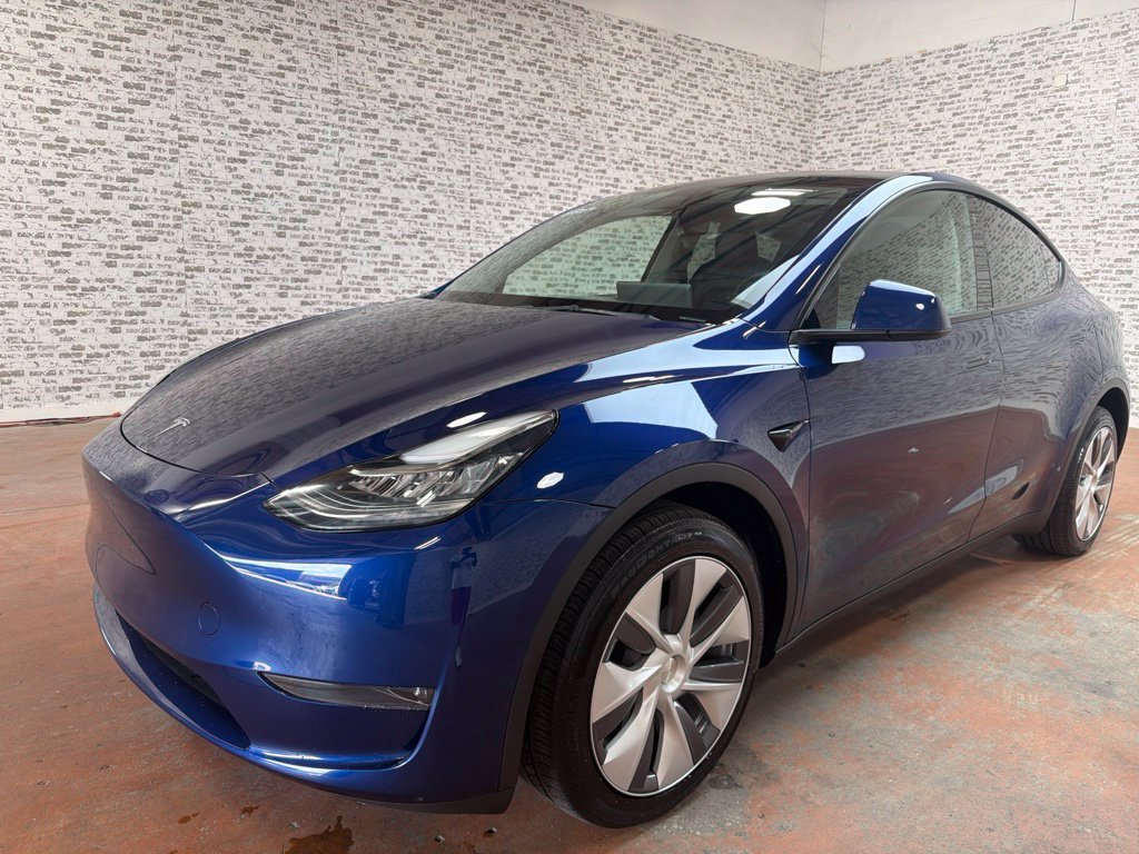Used 2023 Tesla Model Y Long Range AWD/4WD image 3