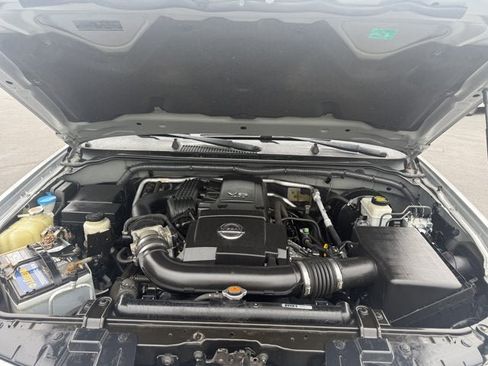 Used 2013 Nissan Frontier SL AWD/4WD image 24