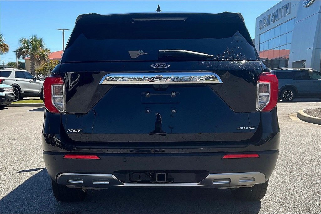 Used 2023 Ford Explorer XLT w/ Equipment Group 202A AWD/4WD image 5