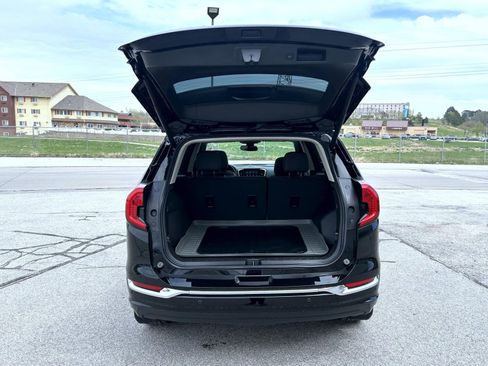 Used 2024 GMC Terrain Denali w/ Black Diamond Edition image 21