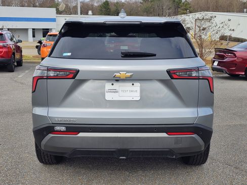 Used 2025 Chevrolet Equinox LT image 10