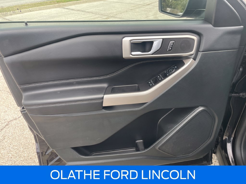 Used 2023 Ford Explorer XLT w/ Equipment Group 202A AWD/4WD image 16