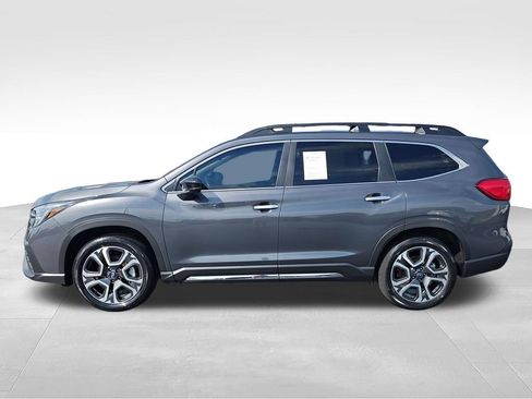 Used 2025 Subaru Ascent Touring AWD/4WD image 2