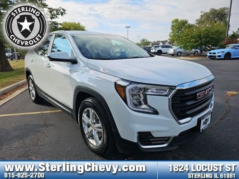 Used 2024 GMC Terrain SLE FWD image 1