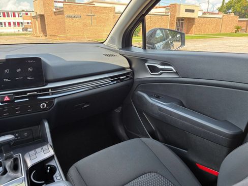 Used 2026 Kia Sportage LX FWD image 30