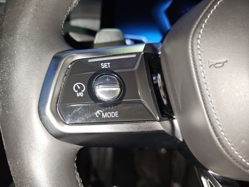 Certified 2023 BMW 760i xDrive w/ Executive Package image 18