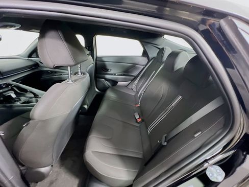 New 2025 Hyundai Elantra SEL image 21