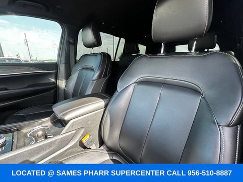 Used 2024 Jeep Grand Cherokee L Limited w/ Black Appearance Package RWD image 18
