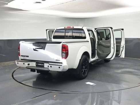 Used 2020 Nissan Frontier SV w/ Midnight Edition Floor Mats RWD image 46