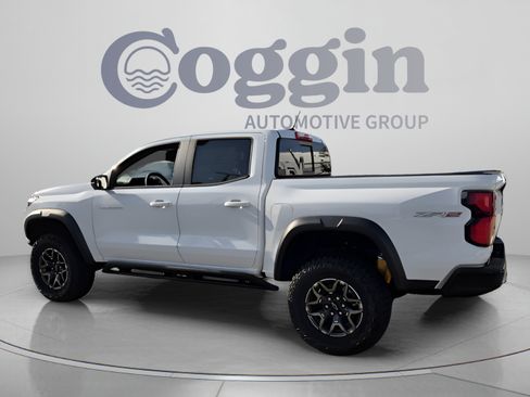 New 2026 Chevrolet Colorado ZR2 w/ Technology Package AWD/4WD image 3