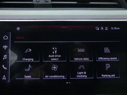 Used 2024 Audi Q8 e-tron Prestige image 15