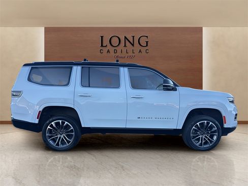 Used 2024 Jeep Grand Wagoneer Series III w/ HD Trailer Tow Package image 6