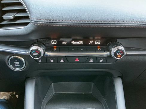 Used 2022 MAZDA MAZDA3 s image 25