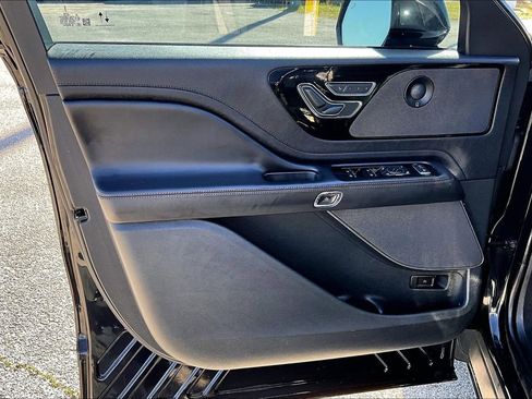 Used 2020 Lincoln Aviator Reserve w/ Elements Package Plus image 24