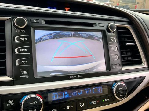Used 2015 Toyota Highlander Limited image 26