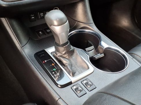 Used 2019 Toyota Highlander XLE AWD/4WD image 22