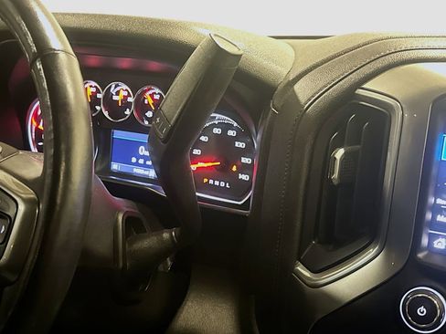 Used 2019 Chevrolet Silverado 1500 LT Trail Boss image 19