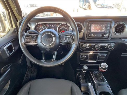 Used 2020 Jeep Gladiator Sport image 5