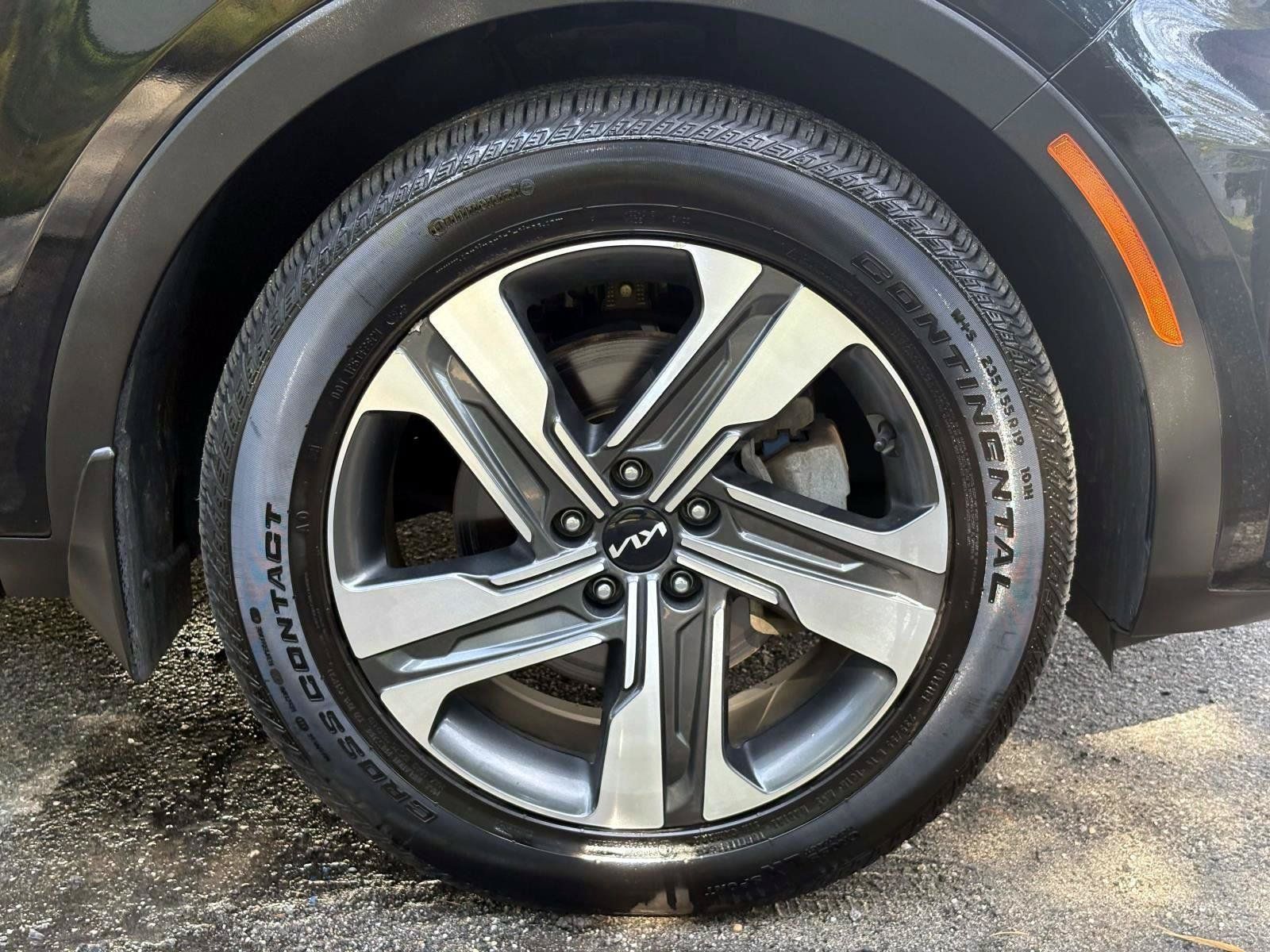 Certified 2023 Kia Sorento SX Prestige AWD/4WD image 32