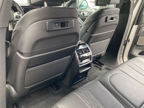 Used 2023 BMW X6 xDrive40i w/ M Sport Package AWD/4WD image 10
