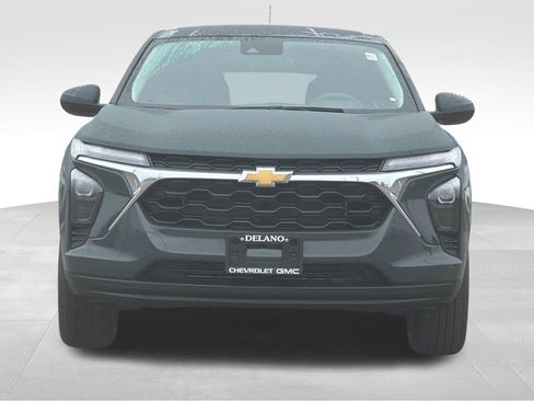 New 2026 Chevrolet Trax LS w/ LS Convenience Package FWD image 8