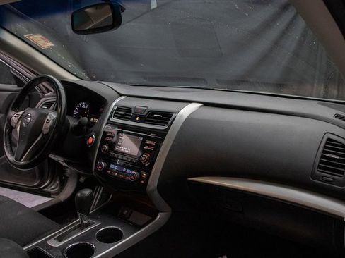 Used 2015 Nissan Altima 2.5 SV w/ Convenience Package image 15