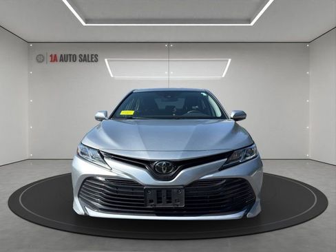 Used 2020 Toyota Camry LE image 8