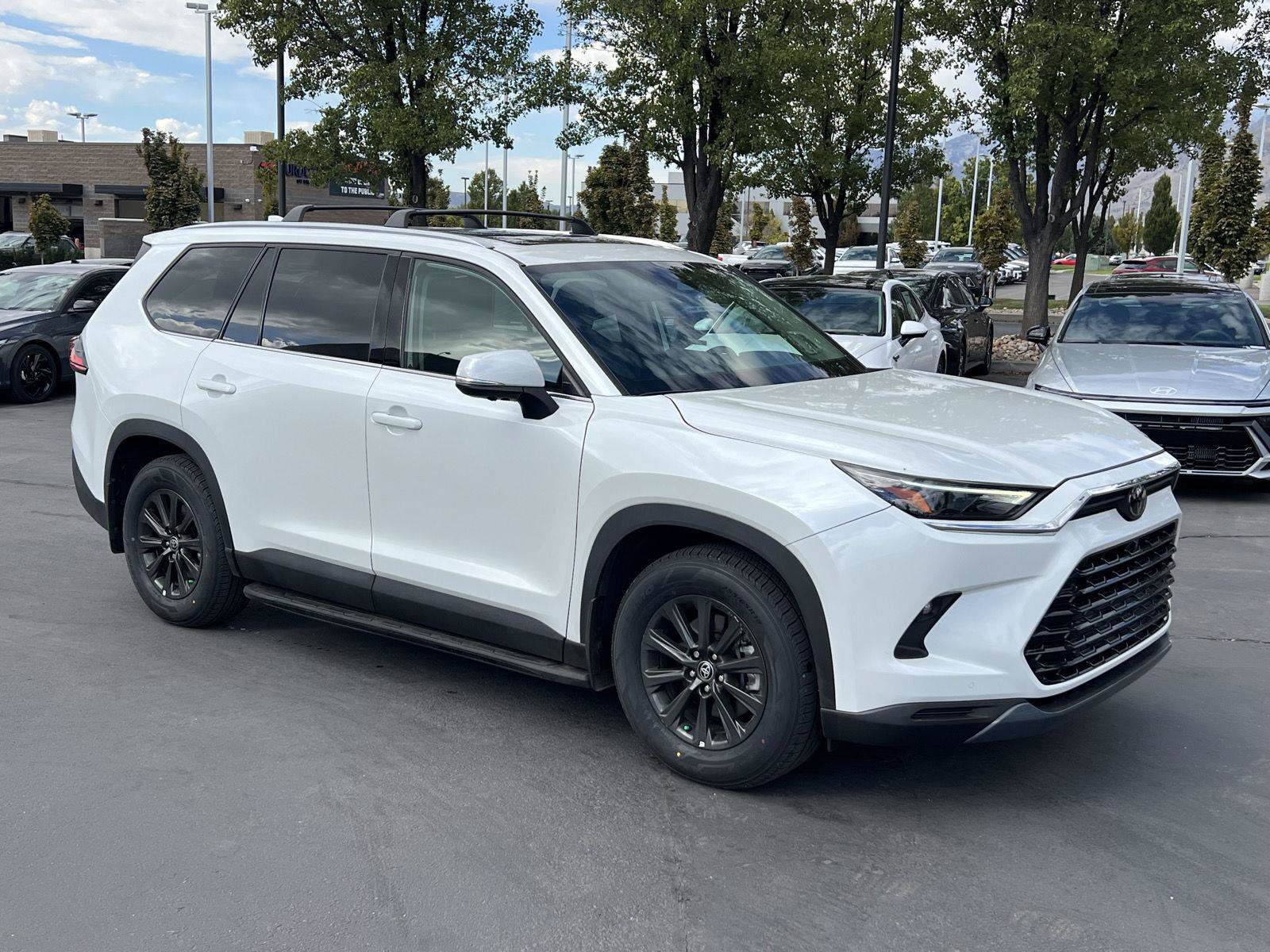Used 2025 Toyota Grand Highlander AWD Hybrid image 12