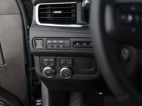 Used 2024 GMC Yukon Denali image 15