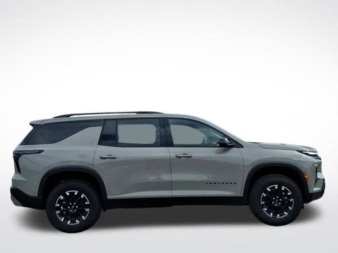 New 2026 Chevrolet Traverse Z71 w/ Enhanced Driving Package AWD/4WD image 2