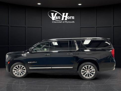 Used 2021 GMC Yukon XL Denali w/ Denali Premium Package AWD/4WD image 4