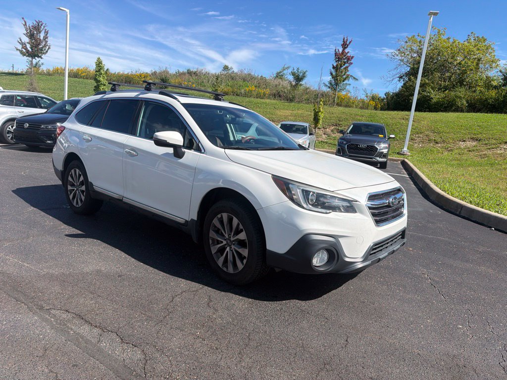 Used 2019 Subaru Outback 2.5i Touring w/ Popular Package #3A AWD/4WD image 2