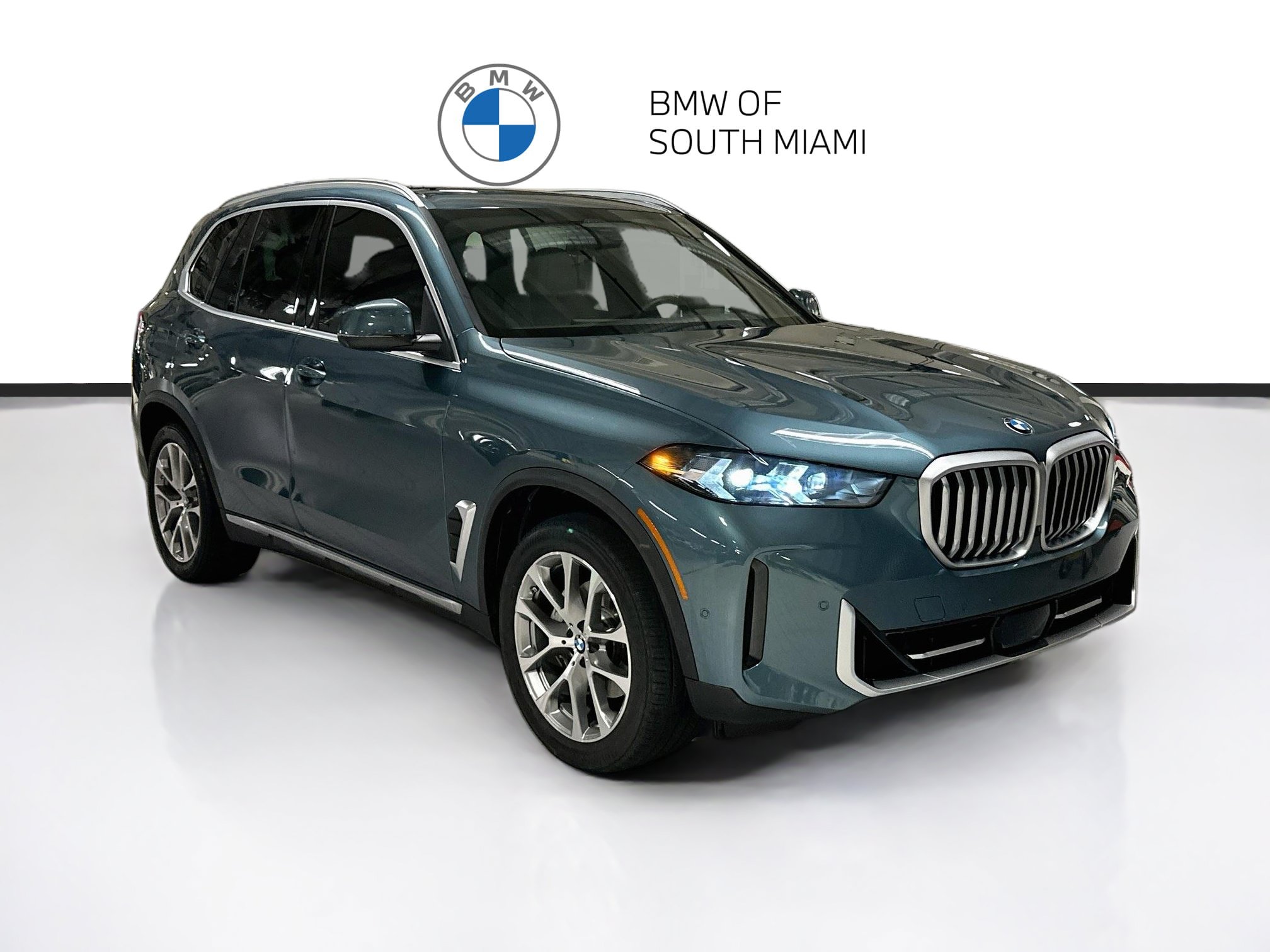 Certified 2024 BMW X5 xDrive40i w/ Parking Assistance Package AWD/4WD image 1