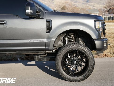 Used 2020 Ford F350 Lariat image 11