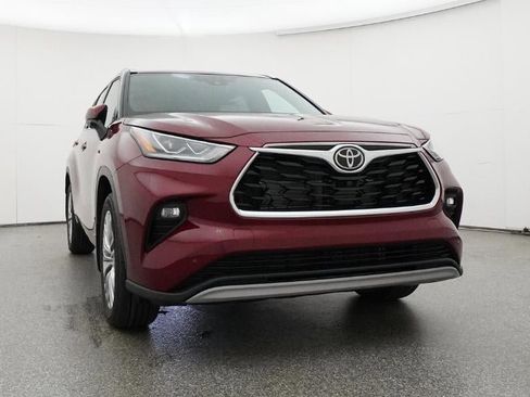 New 2026 Toyota Highlander Platinum AWD/4WD image 30
