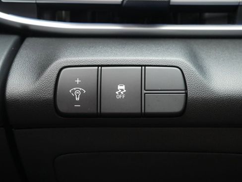 Used 2025 Hyundai Elantra SEL FWD image 34