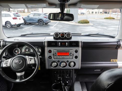 Used 2013 Toyota FJ Cruiser 4WD w/ Trail Teams Special Edition image 28